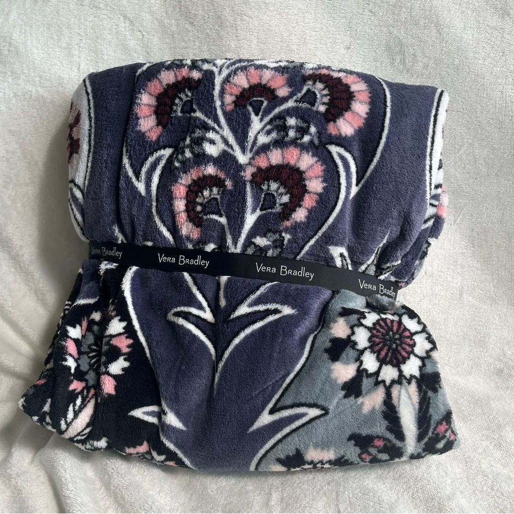 NWT Vera Throw Blanket - Ornate Blooms